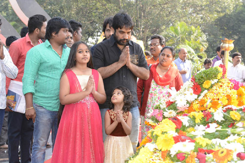 yvs chowdary at ntr ghat,producer and director yvs chowdary  ఎన్ టి అర్ నా దేవుడు - వై వి ఎస్ చౌదరి 